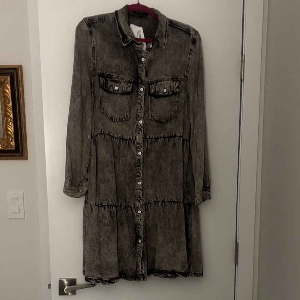 Velvet Heart Washed Charcoal Button-Front Tiered Dress